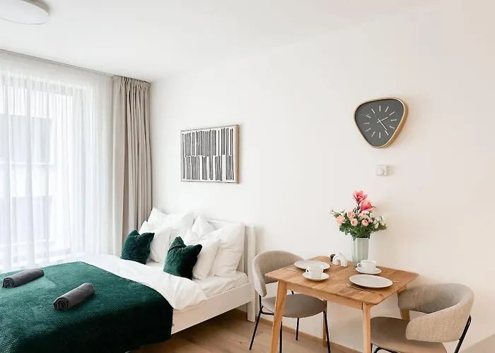 Real Living By Refa Karlin 406