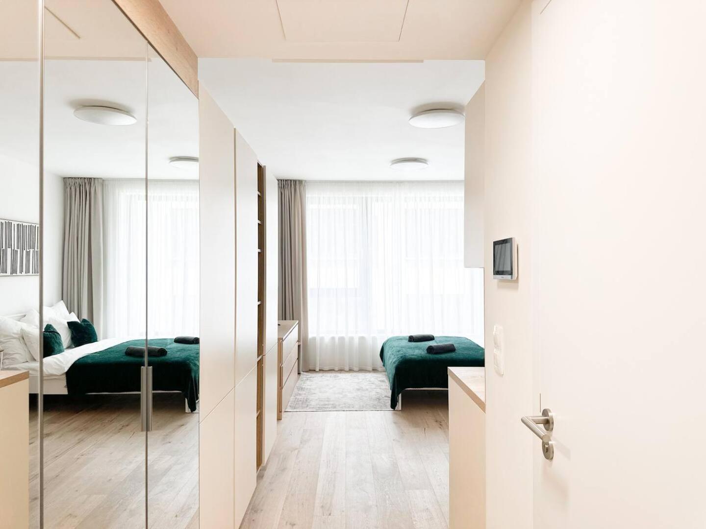 Real Living By Refa Karlin 406 *