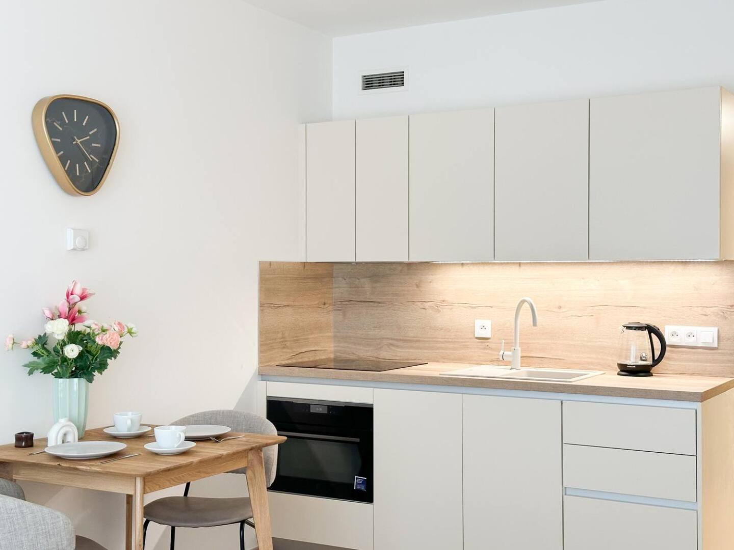 Real Living By Refa Karlin 406 * Praha