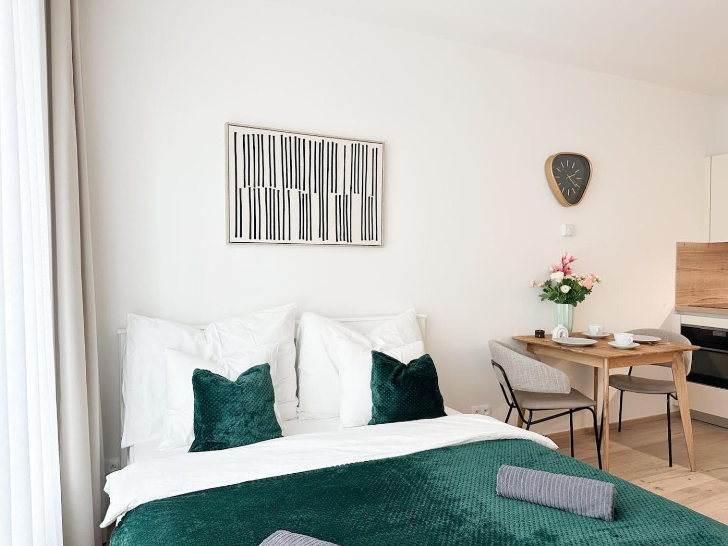 Apartmán Real Living By Refa Karlin 406 *